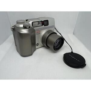 Olympus Camedia C-3020 Compact Digital Camera Silver Tested Works C-114